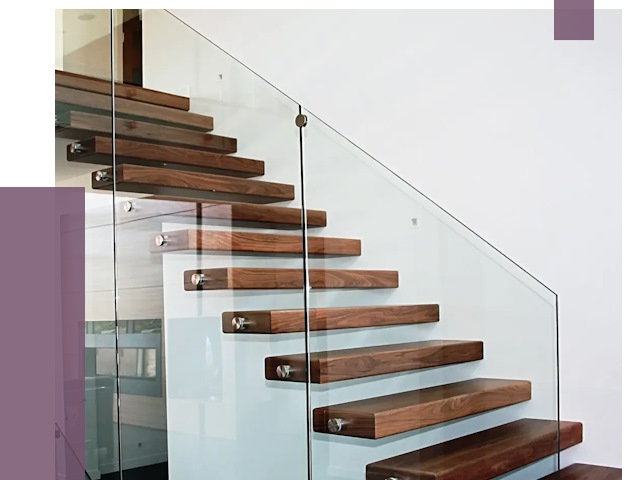 Стеклянные перила для лестницы в Георгиевске от 14945 руб.