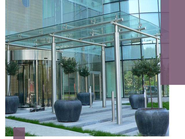 Навесы из стекла на заказ в Георгиевске — монтаж и установка