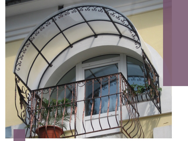 Козырьки над балконом в Георгиевске — изготовление и монтаж