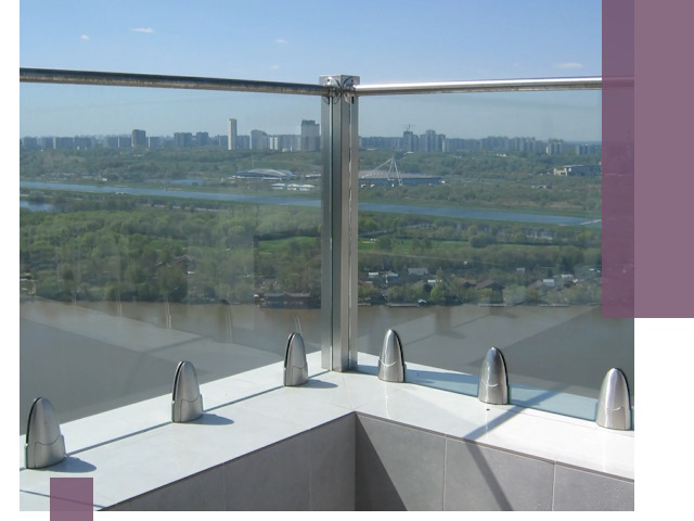 Стеклянные парапеты премиум класса в Георгиевске для домов и бизнесов